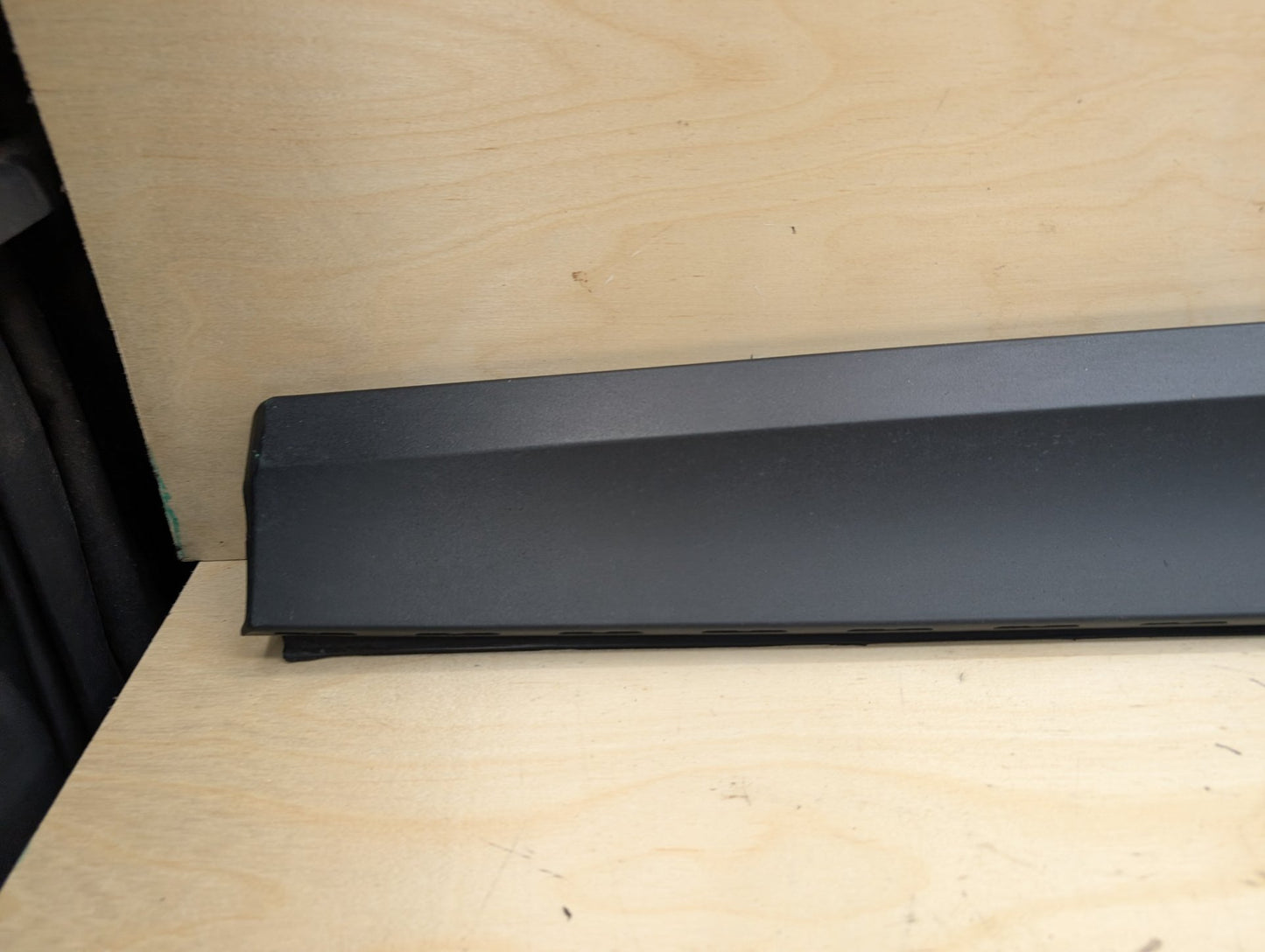 2011-2016 BMW X3 F25 Front Left Driver Exterior Door Trim Molding 7205779