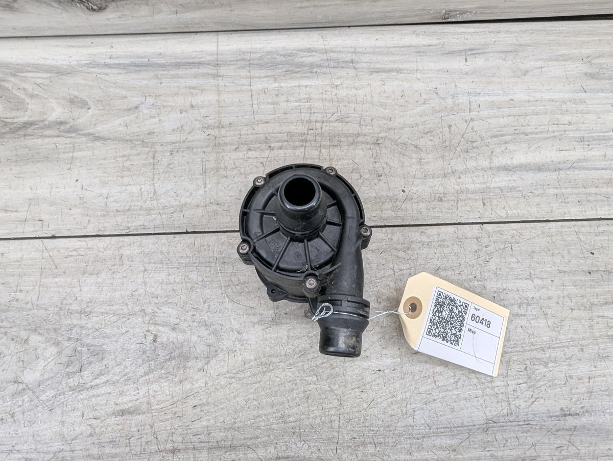 2017-2023 BMW G30 530i B46B20O0 Engine Motor Cooling Auxiliary Water Pump 8482744