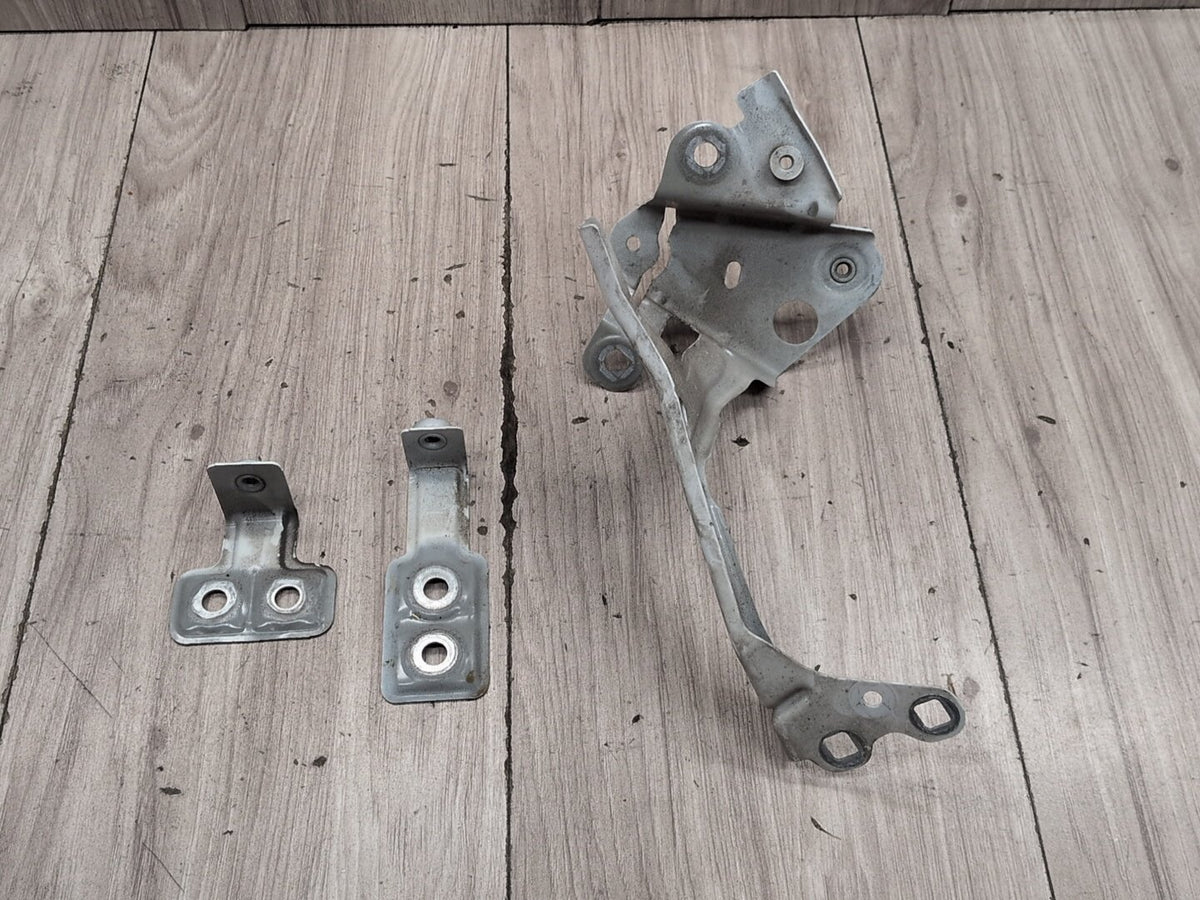 2017-2023 BMW M550i G30 Front Left Driver Fender Brackets SET 7349617 OEM