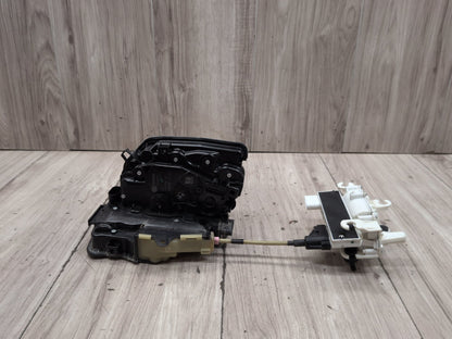 2016-2019 BMW 740Li G12 Front Right Door Latch Lock Actuator 7477702 OEM
