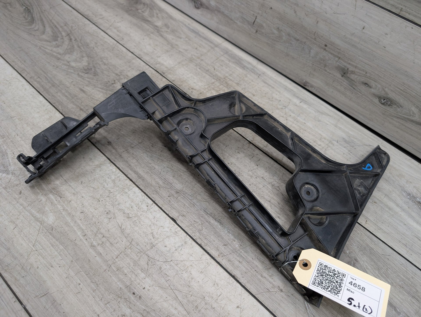 2008 - 2017 Audi S5 8T Rear Left Driver Bumper Support Bracket 8T0807889