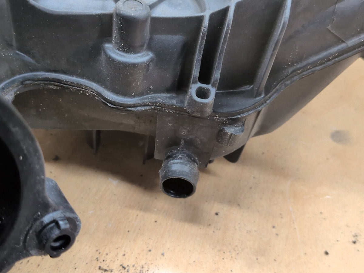 OEM BMW G01 G20 G26 G30 230 330 430 530 X3 Engine B46 Intake Manifold 8647975