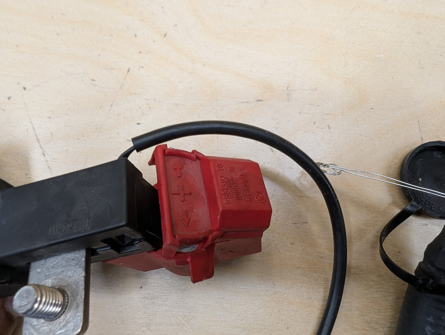 07-13 OEM BMW E93 328 335 M3 Convertible Battery Terminal Positive Red Cable