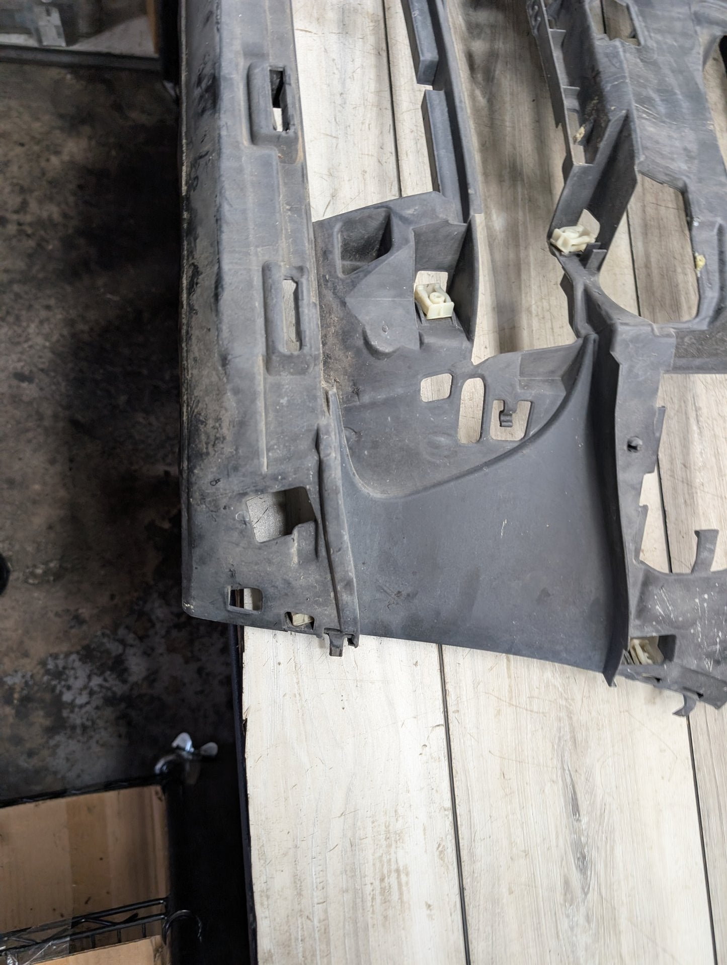 16-19 OEM BMW G12 740 750 Front Left Right Headlight Fog Lamp Support Bracket