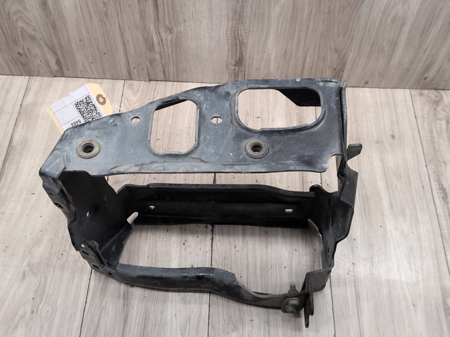 OEM BMW F90 F93 G12 G16 G30 M5 M8 Front Right Passenger Radiator Support Bracket