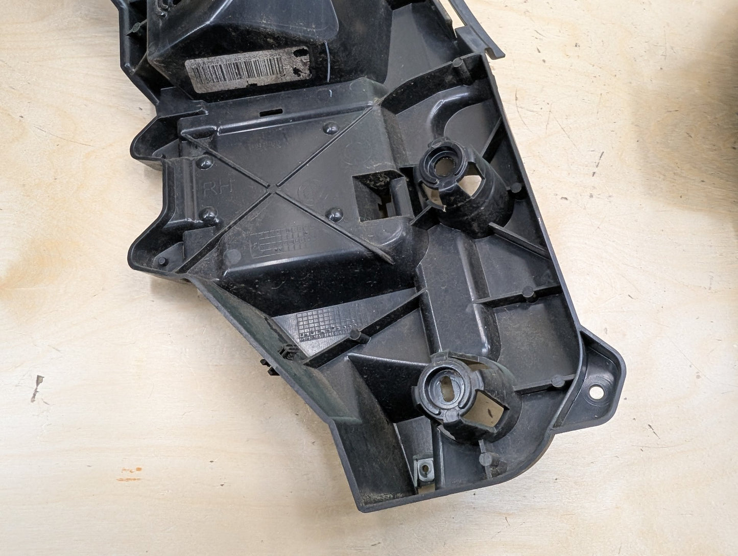 15-19 OEM BMW F16 X6 Rear Right Passenger Bumper Supports Brackets Mounts PAIR