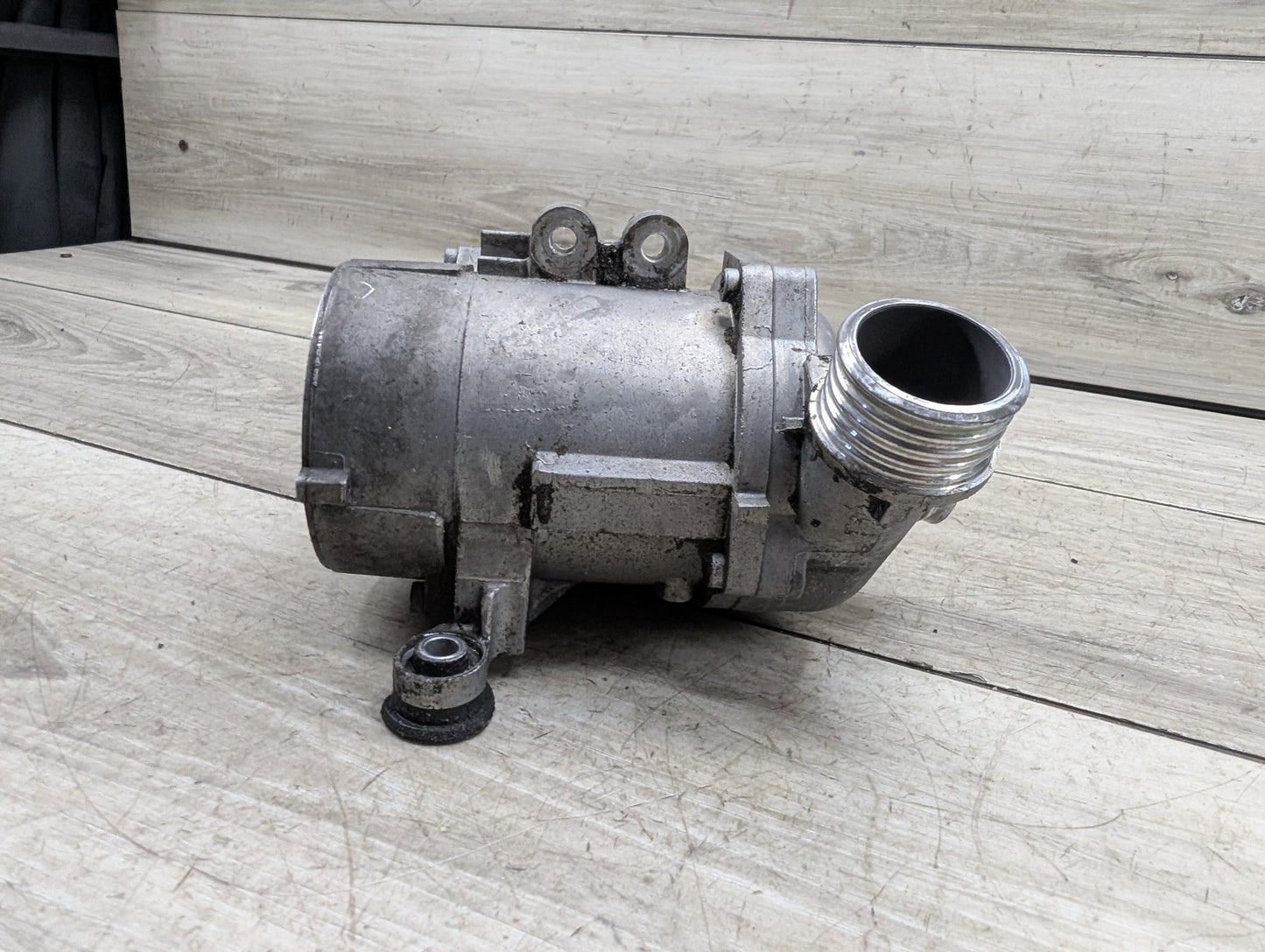 OEM BMW E82 E90 E92 E93 128 328 Engine N52 Auxiliary Electric Water Pump Cooling