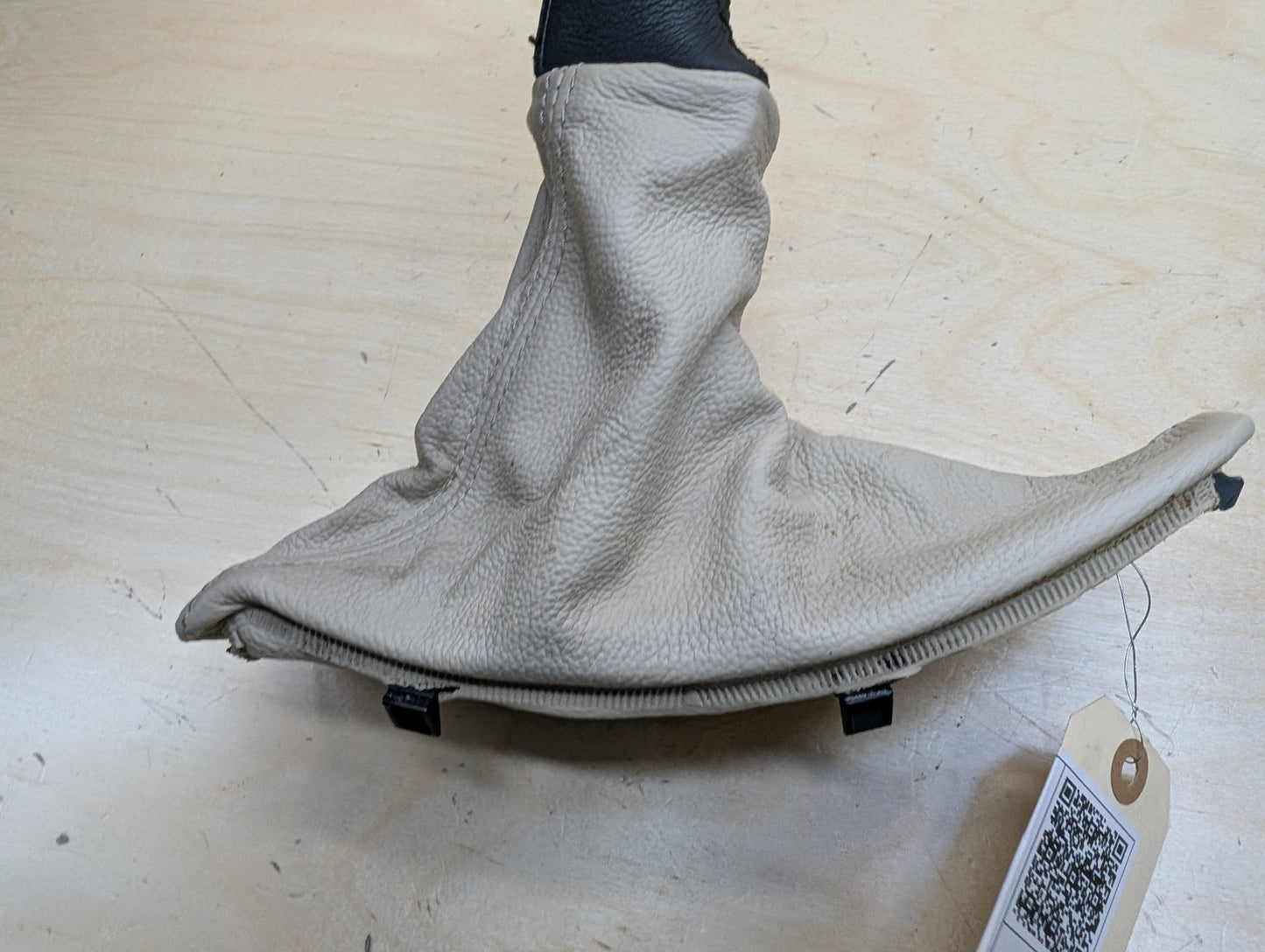 2007-2013 BMW 335i E93 Emergency Handle Brake Cover w/ Boot 6951561