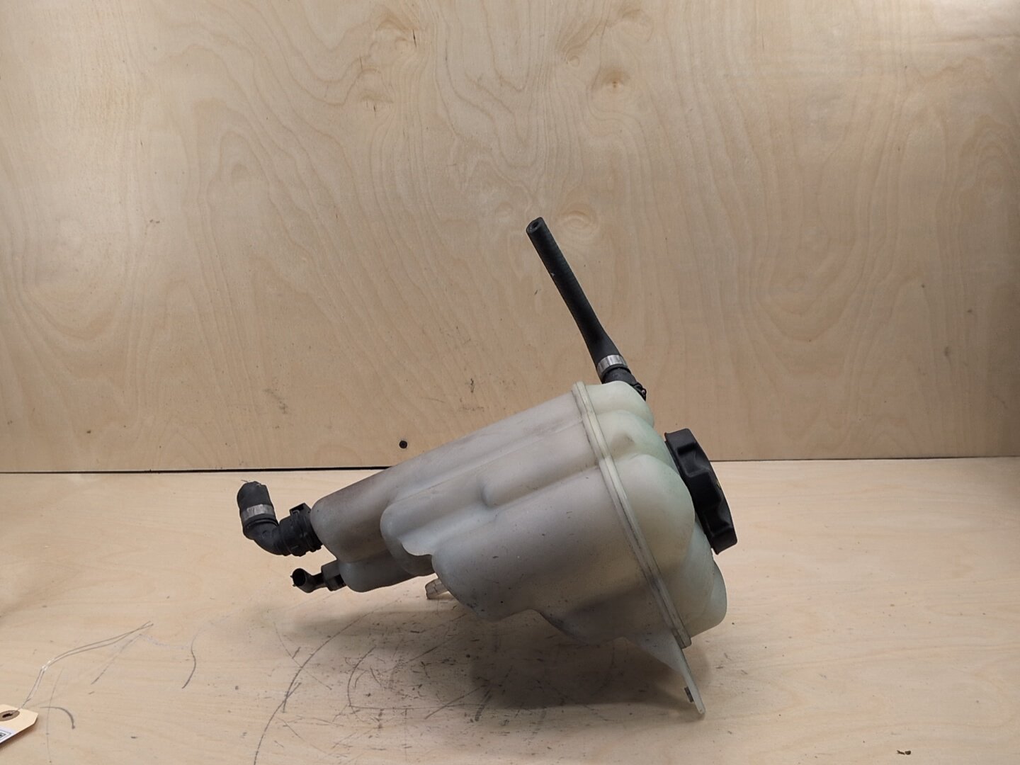 2015-2019 BMW X6 F16 Coolant Expansion Tank Reservoir 8630170