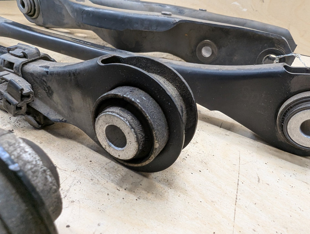 2012-2018 BMW 328i F30 Rear Right Passenger Control Arms SET 6792540