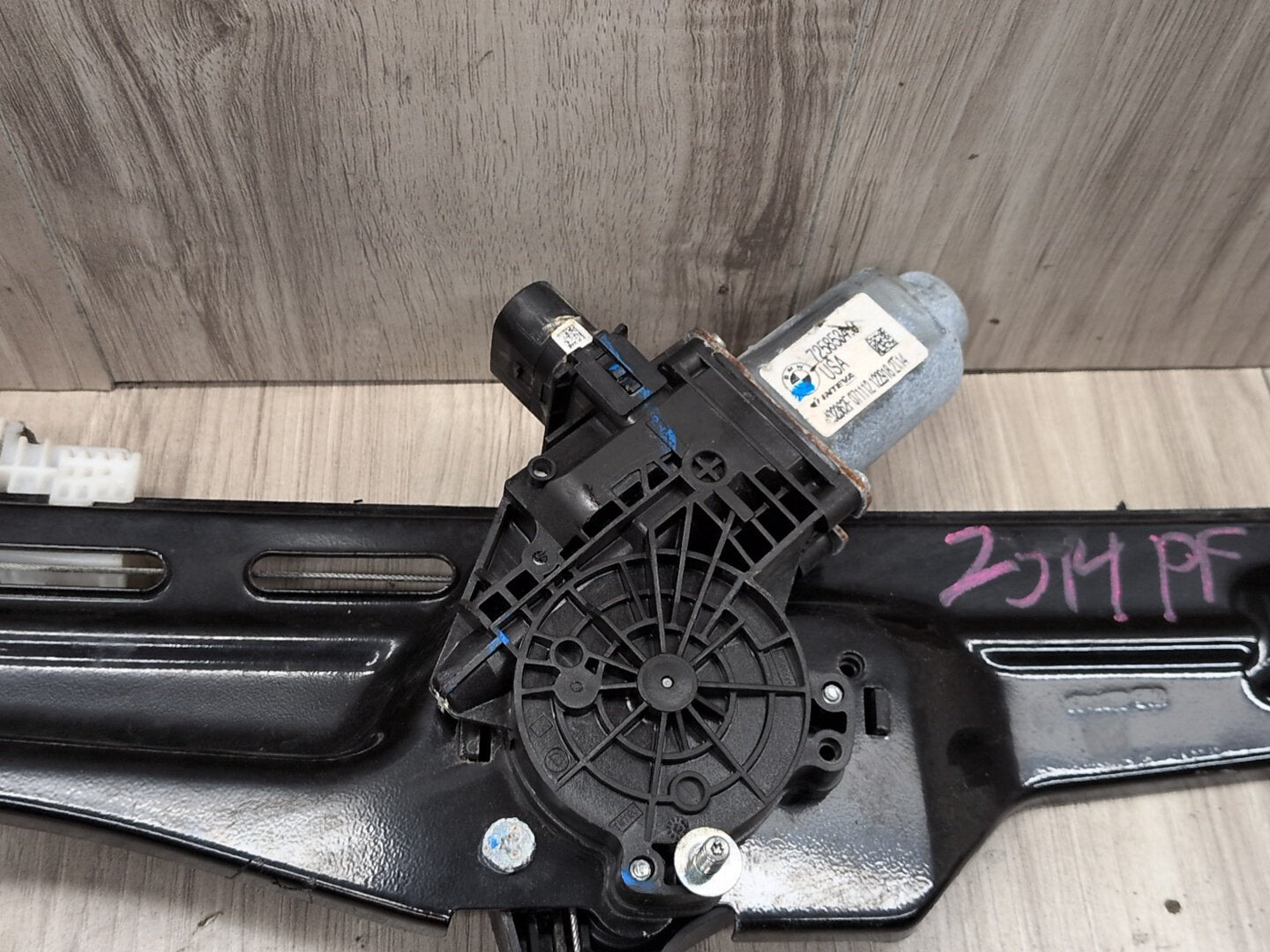 2011 - 2017 BMW X3 F25 Rear Left Driver Door Window Glass Regulator Motor 7258534 N20B20O0