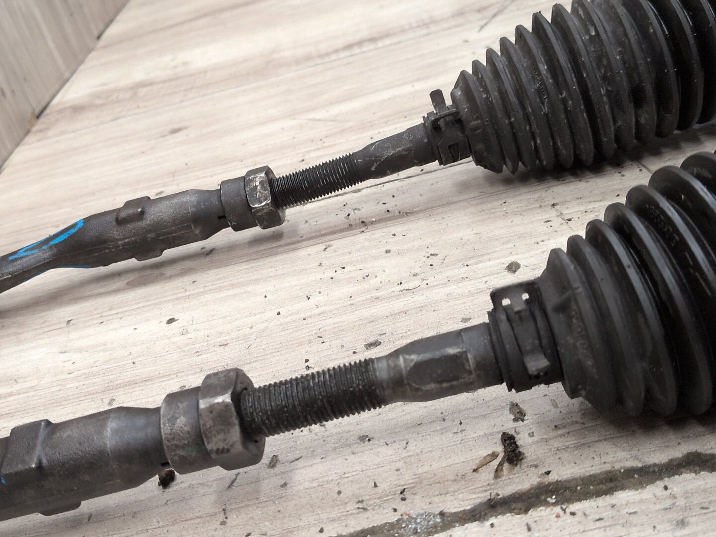 2012-2018 BMW M6 F06 Left Right Tie Rod W/ Boot SET 6784716