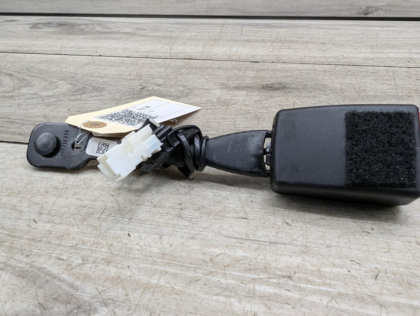 OEM BMW F90 G11 G12 G30 530 540 M550 750 M5 Front Left or Right Seatbelt Buckle
