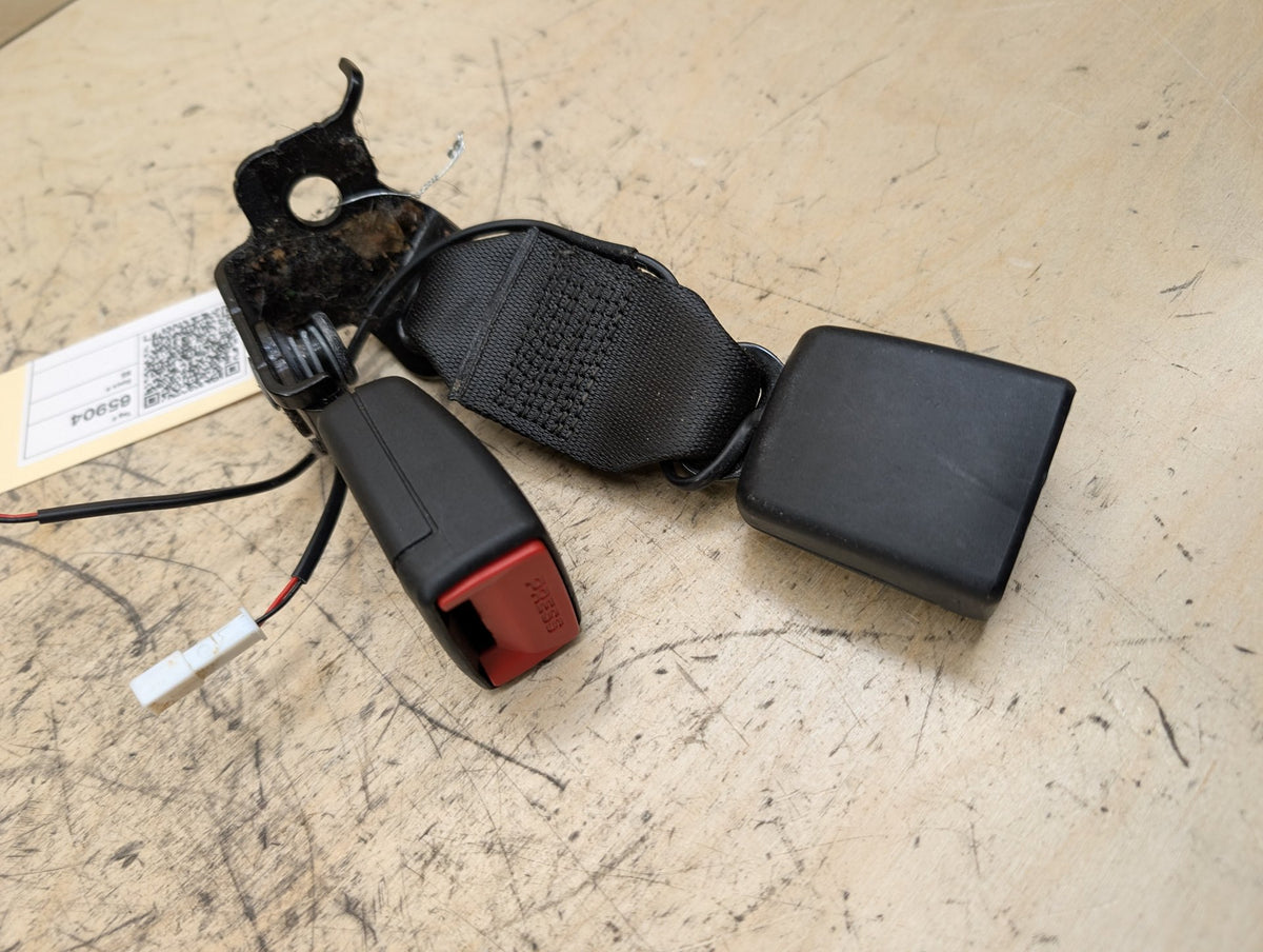 OEM BMW F95 F96 G05 G06 X5 X6 Rear Right Passenger 2nd Row Seat Belt Buckle