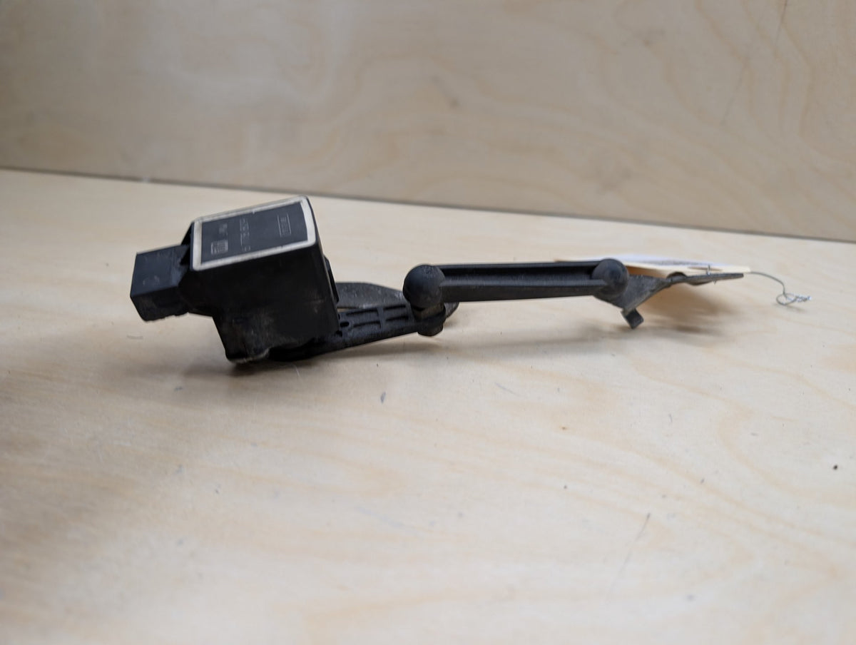 2007-2013 BMW 328i E93 Suspension Height Level Sensor 6778809 OEM