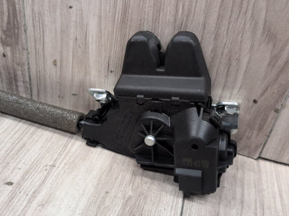 2009-2012 Mercedes-Benz E550 W212 Liftgate Trunk Lid Liftgate Lock Latch Actuator A2047500185 OEM