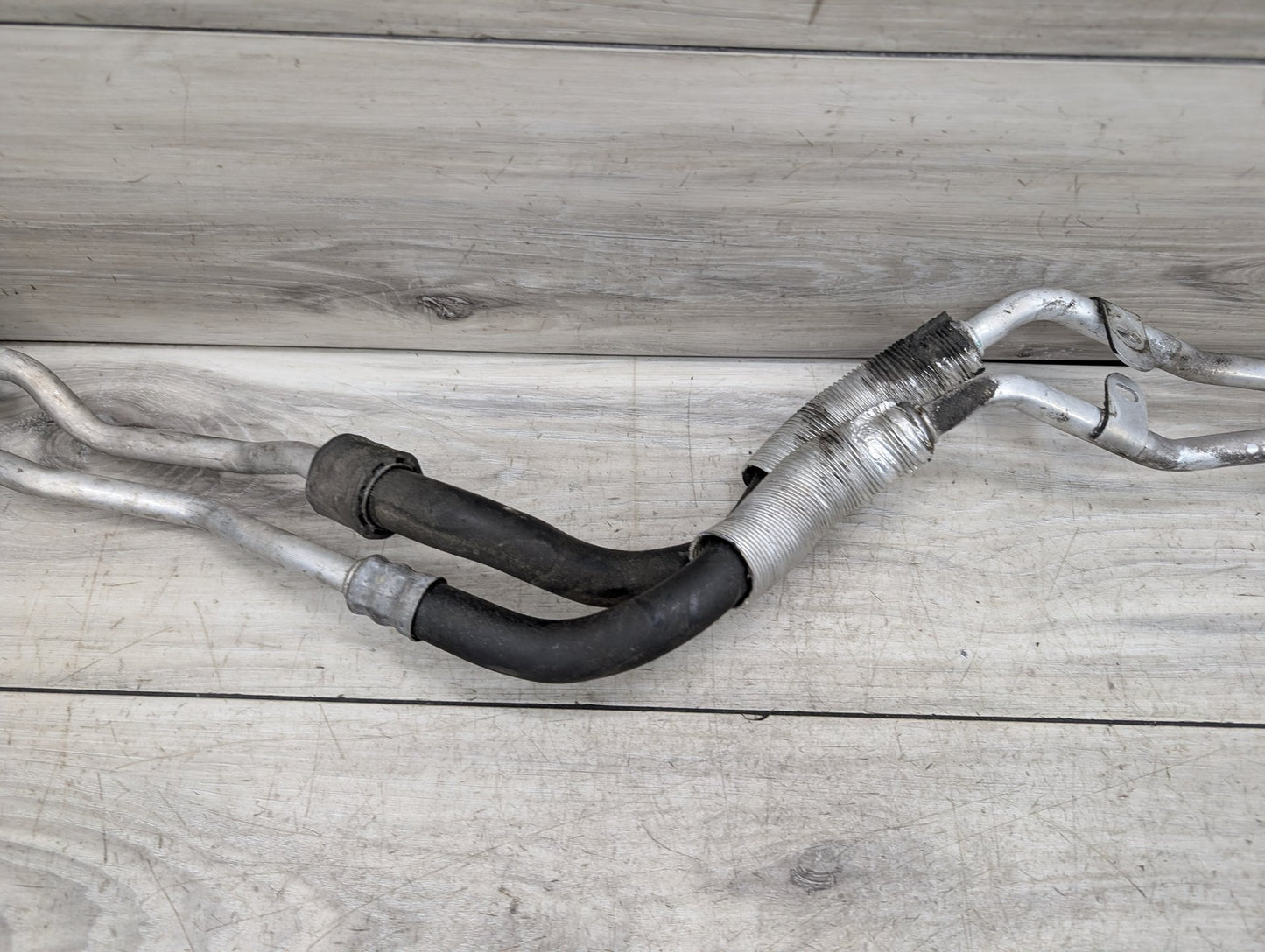 16-19 OEM BMW F90 M5 G12 750 G30 M550 Transmission Oil Cooler Line Inlet Outlet