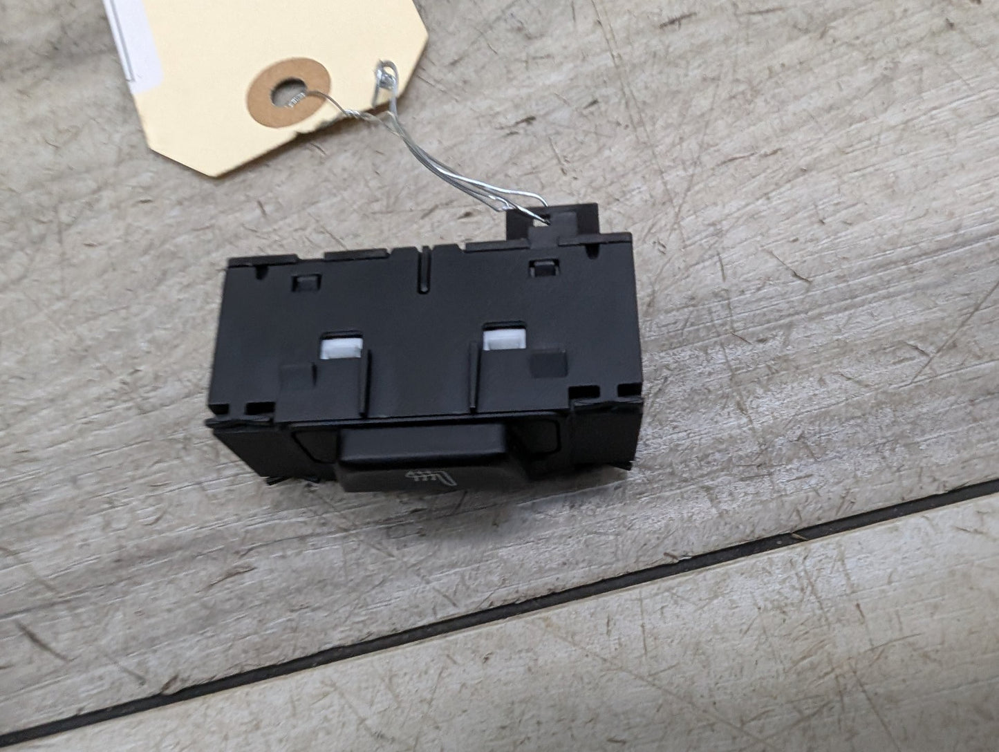 2018 BMW M550i xDrive G30 Rear Right Passenger Heated Control Switch Button PN: 9364672