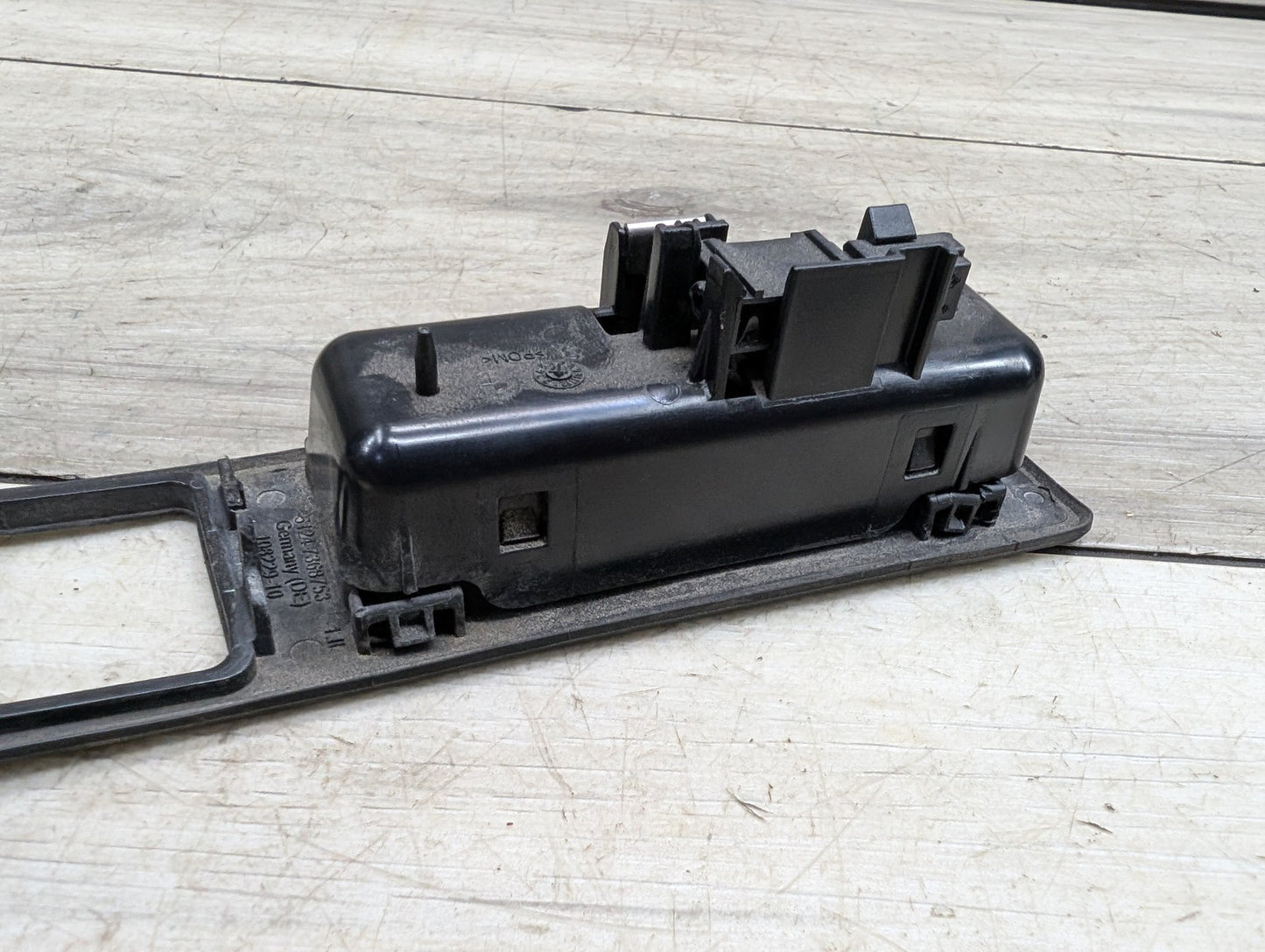 OEM BMW F22 F23 F30 F32 F36 F80 F82 F87 M3 M4 Trunk Lid Release Switch Handle