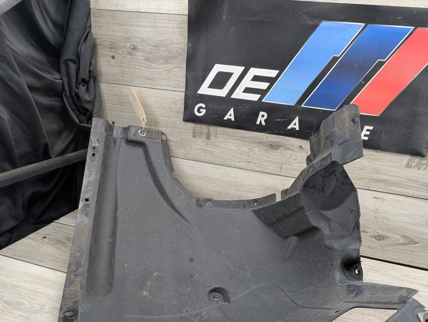 2007-2013 BMW X5 E70 Front Left Driver Wheel Fender Liner Splash Guard 7234831