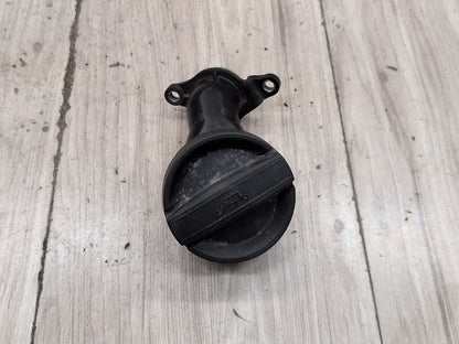 16-19 OEM BMW G12 G30 M550 750 N63R Engine Oil Filler Neck
