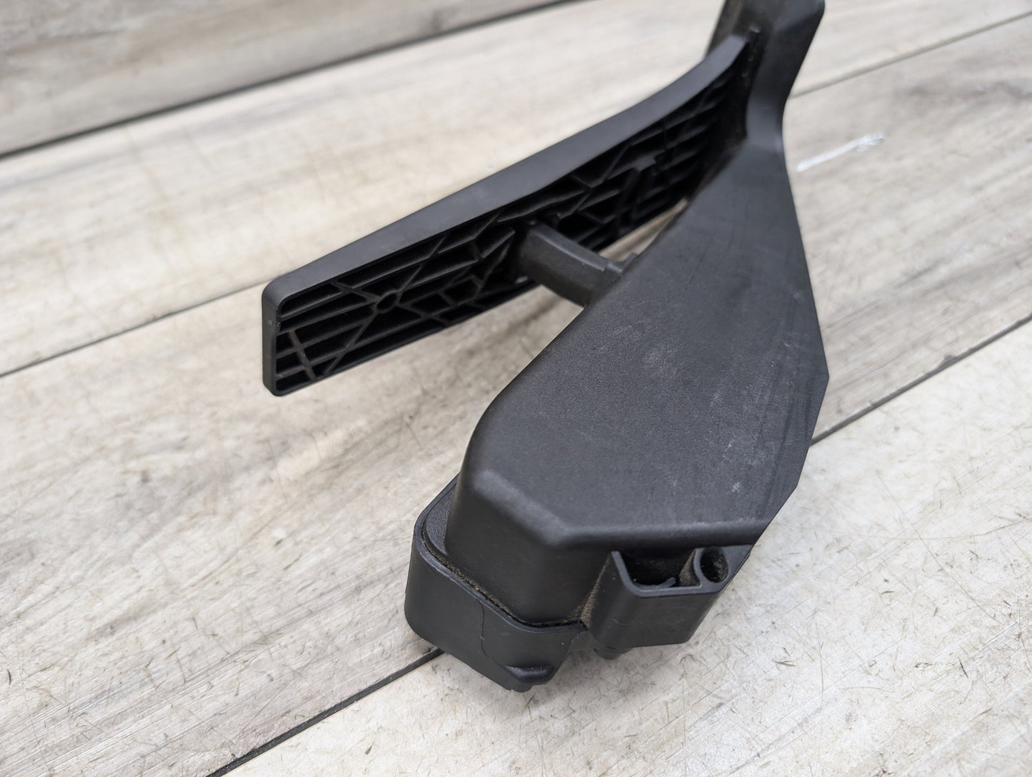 2008-2013 BMW 128i E82 Gas Accelarator Pedal 6786588