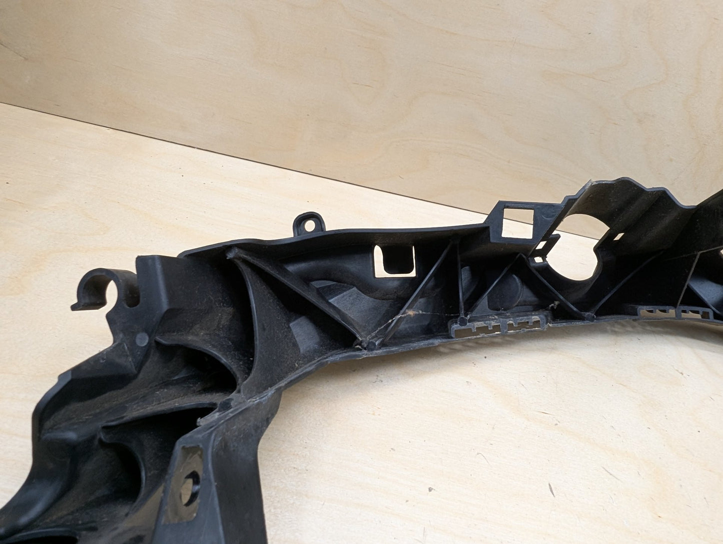 07-10 OEM BMW E92 E93 328 335 Right Passenger Headlight Bracket Carrier Mount