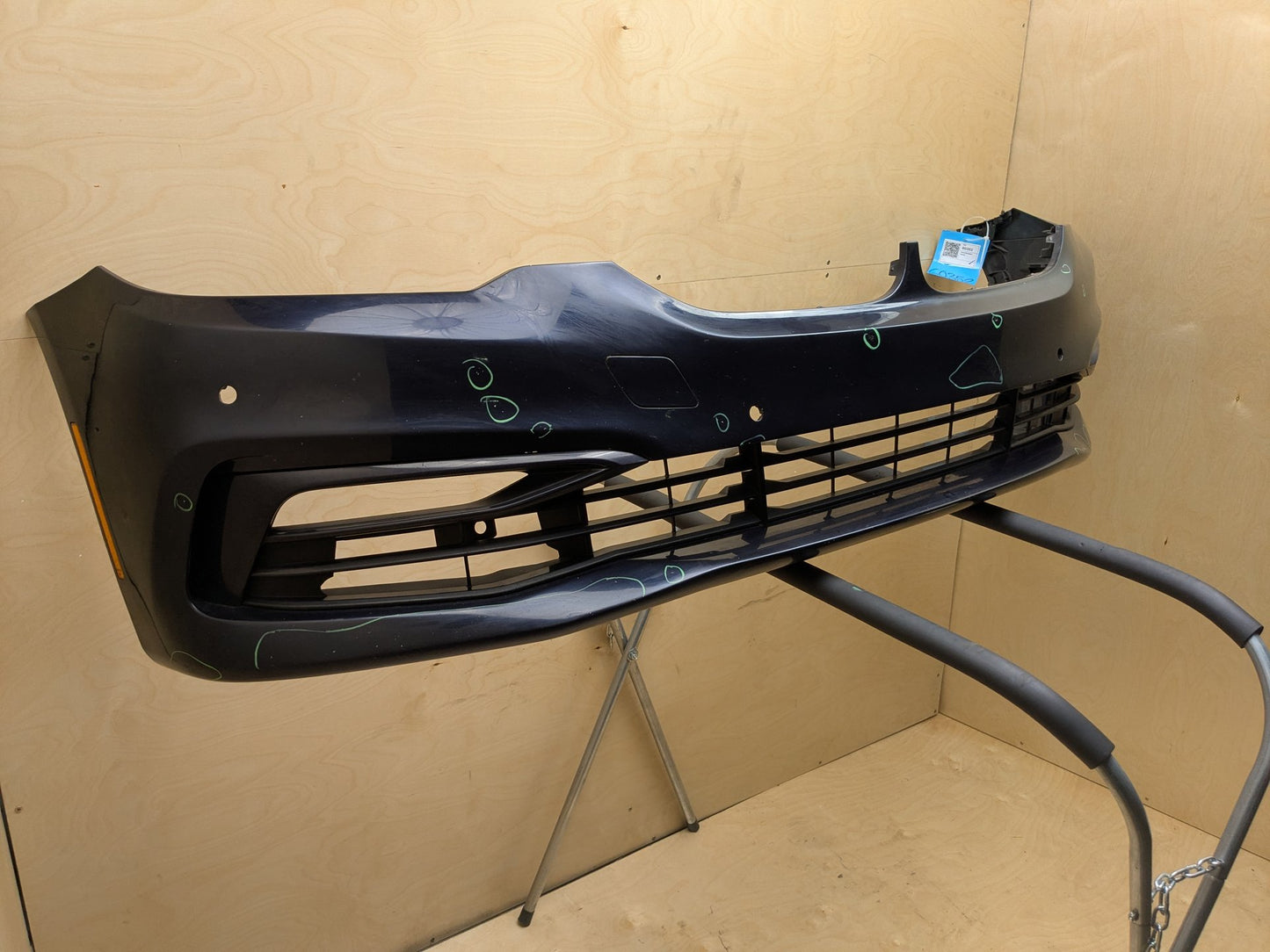 18-20 BMW G30 530i 540i M550i Front Bumper Cover Panel w/ Grilles Black