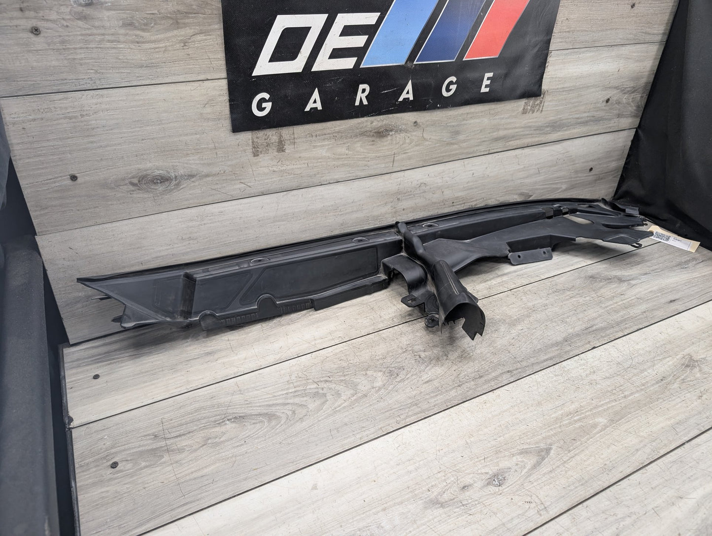 2018 - 2024 BMW X3 G01 Left Driver Engine Bay Cover Panel Seal Trim 7397491 B46B20O1