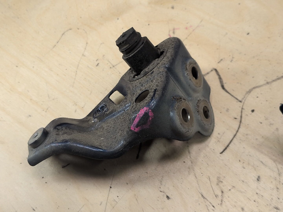 2019-2026 BMW X5 G05 Front Left Driver Fender Brackets SET 7418217 OEM