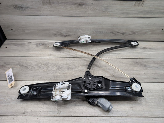 2011 - 2017 BMW X3 F25 Front Right Passenger Door Window Glass Regulator w/ Motor 4880168 N55B30M0