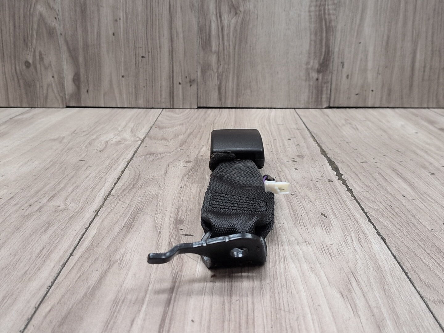 OEM BMW F90 M5 G30 530 540 M550 Rear Center Middle Seatbelt Seat Belt Buckle