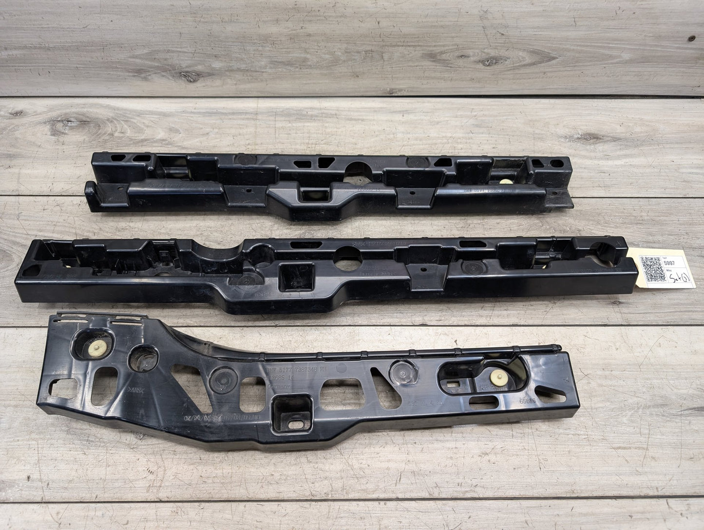 2016-2022 BMW 750Li G12 Right Passenger Side Skirt Rocker Panel Brackets SET 7387348