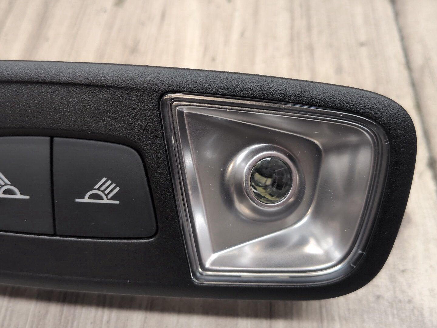 2015-2018 Audi Q3 8U Rear Interior Overhead Dome Light Switch Module 8U0947111A
