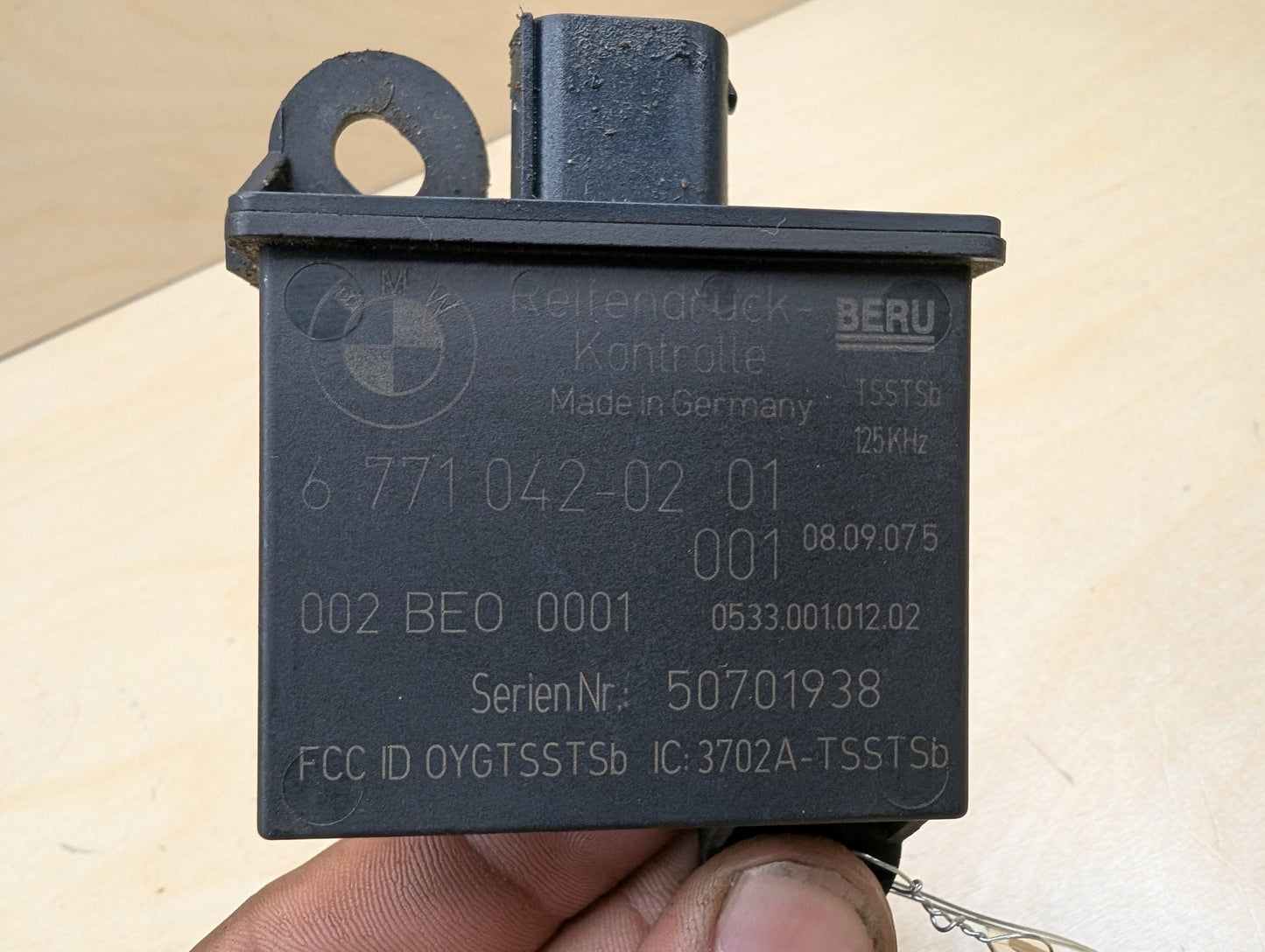 OEM BMW E85 E88 E90 E92 Z4 Transmitter Tire Pressure Monitor Sensor TPMS RDC