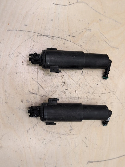 OEM BMW E90 E92 E93 328 335 Front Left Right Headlight Washer Spray Nozzle Jet
