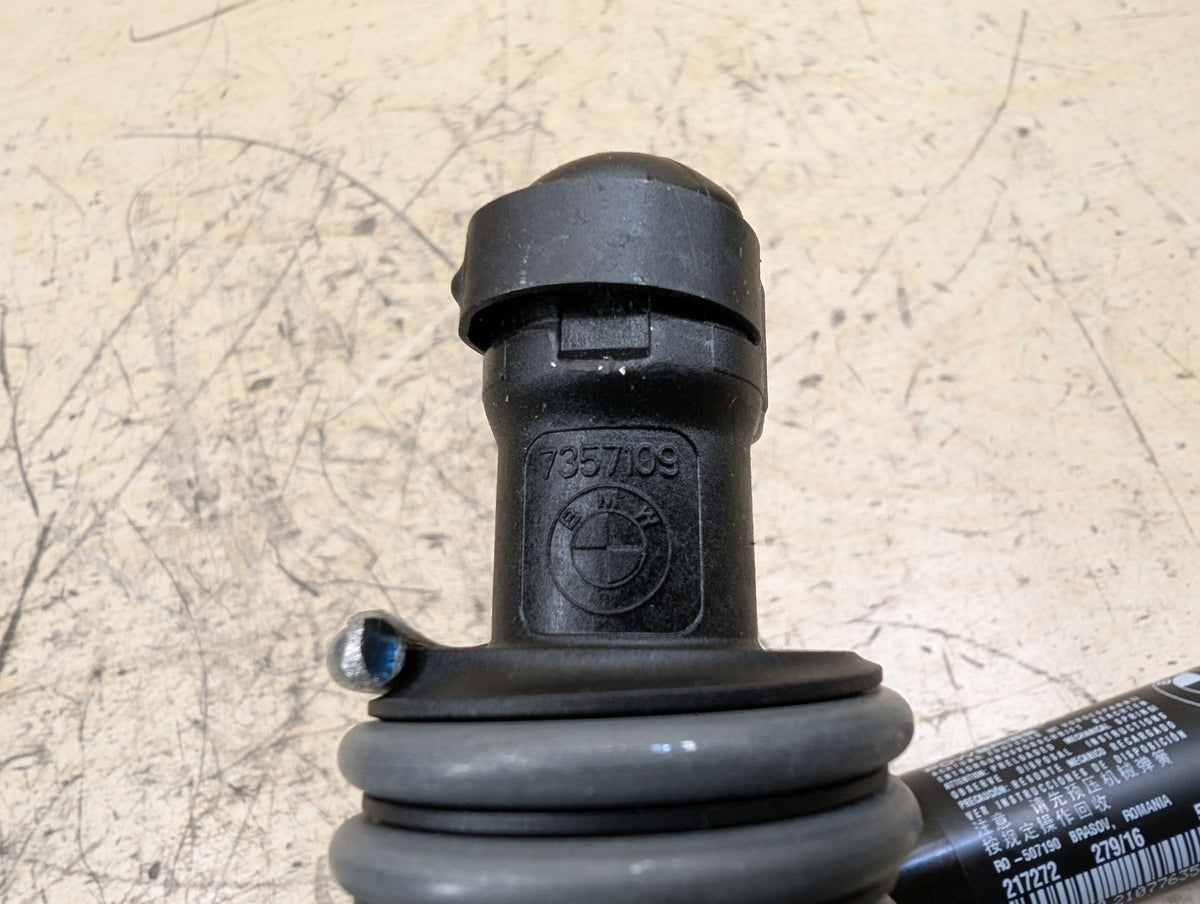 2016-2019 BMW 740i G12 Liftgate Trunk Lid Strut Shock Supports SET 7357110 OEM