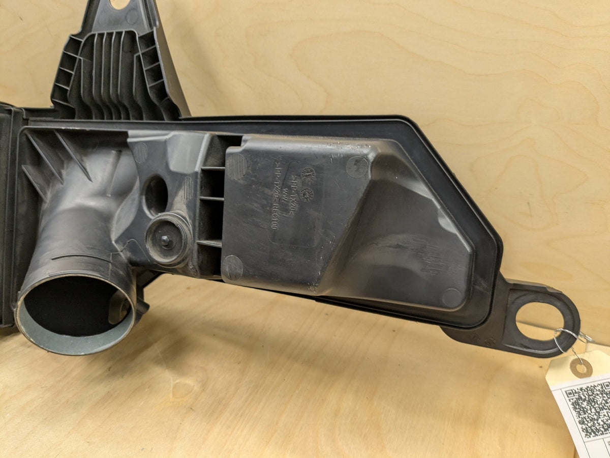 2012-2018 BMW F22 F30 F34 F36 N20 Engine Air Filter Housing Box Assembly 7597589