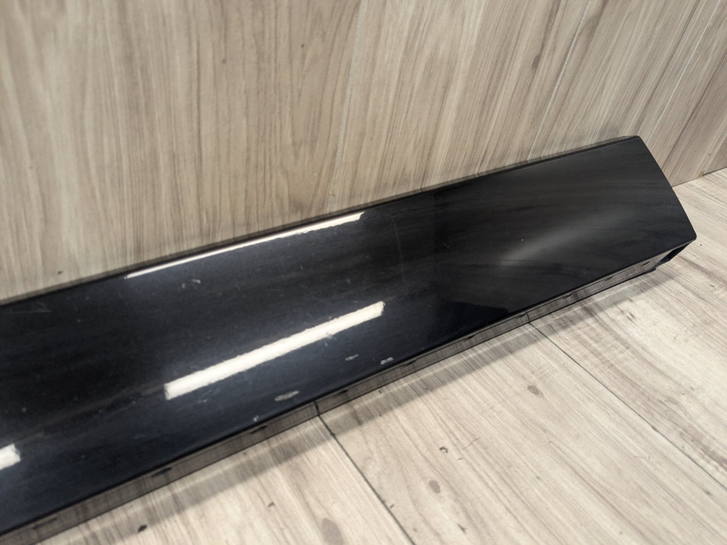 2011 - 2017 BMW X3 F25 Front Left Driver Exterior Door Trim Molding 8050441 N20B20O0