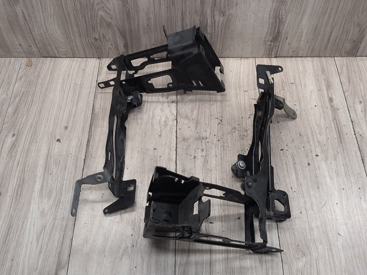 OEM BMW F22 F30 F32 F33 F36 Front Left Driver Headlight Support Mount Bracket