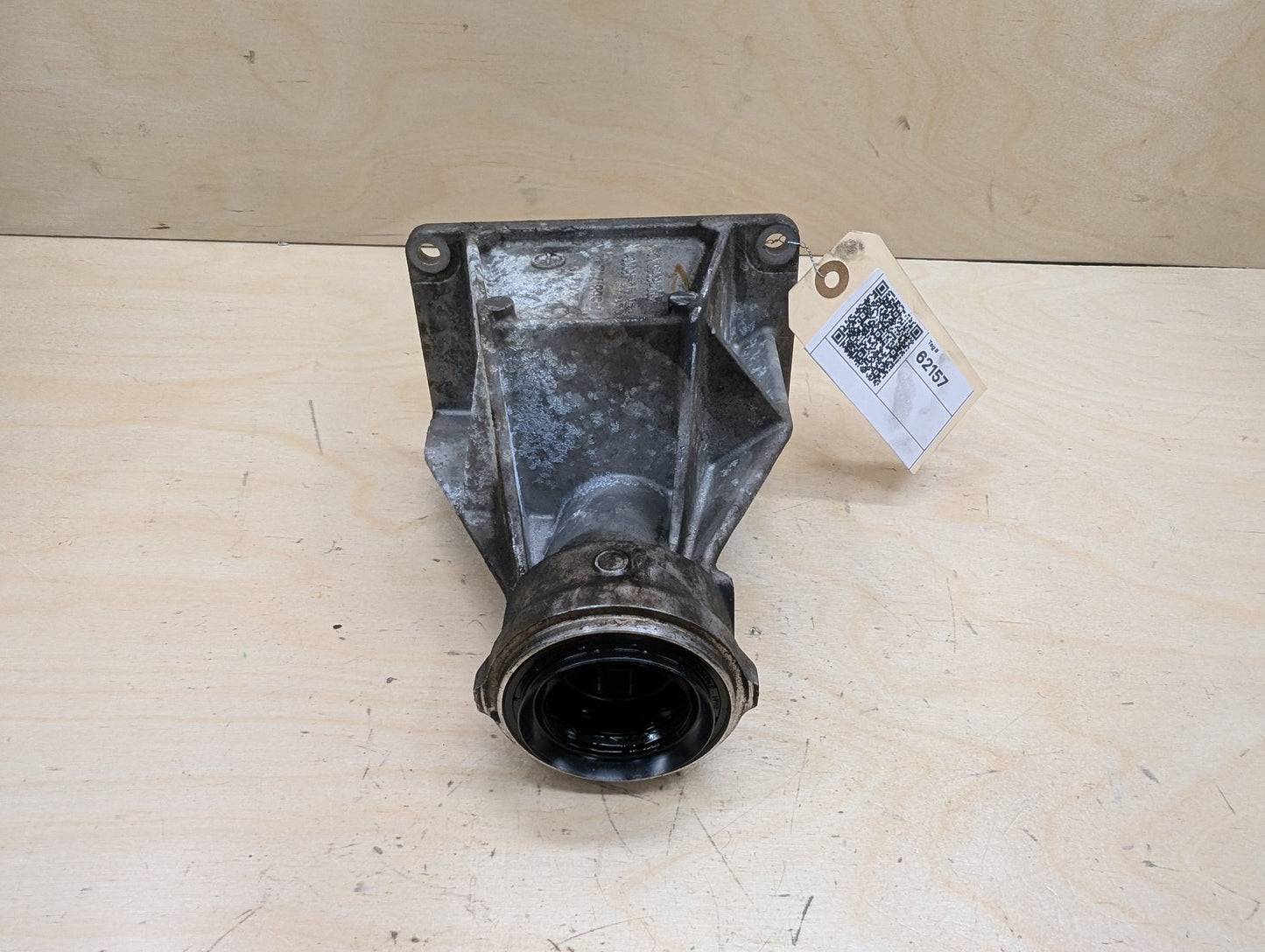 2015-2019 BMW X6 F16 Front Differential Axle Carrier Support Mount Bracket 7568712