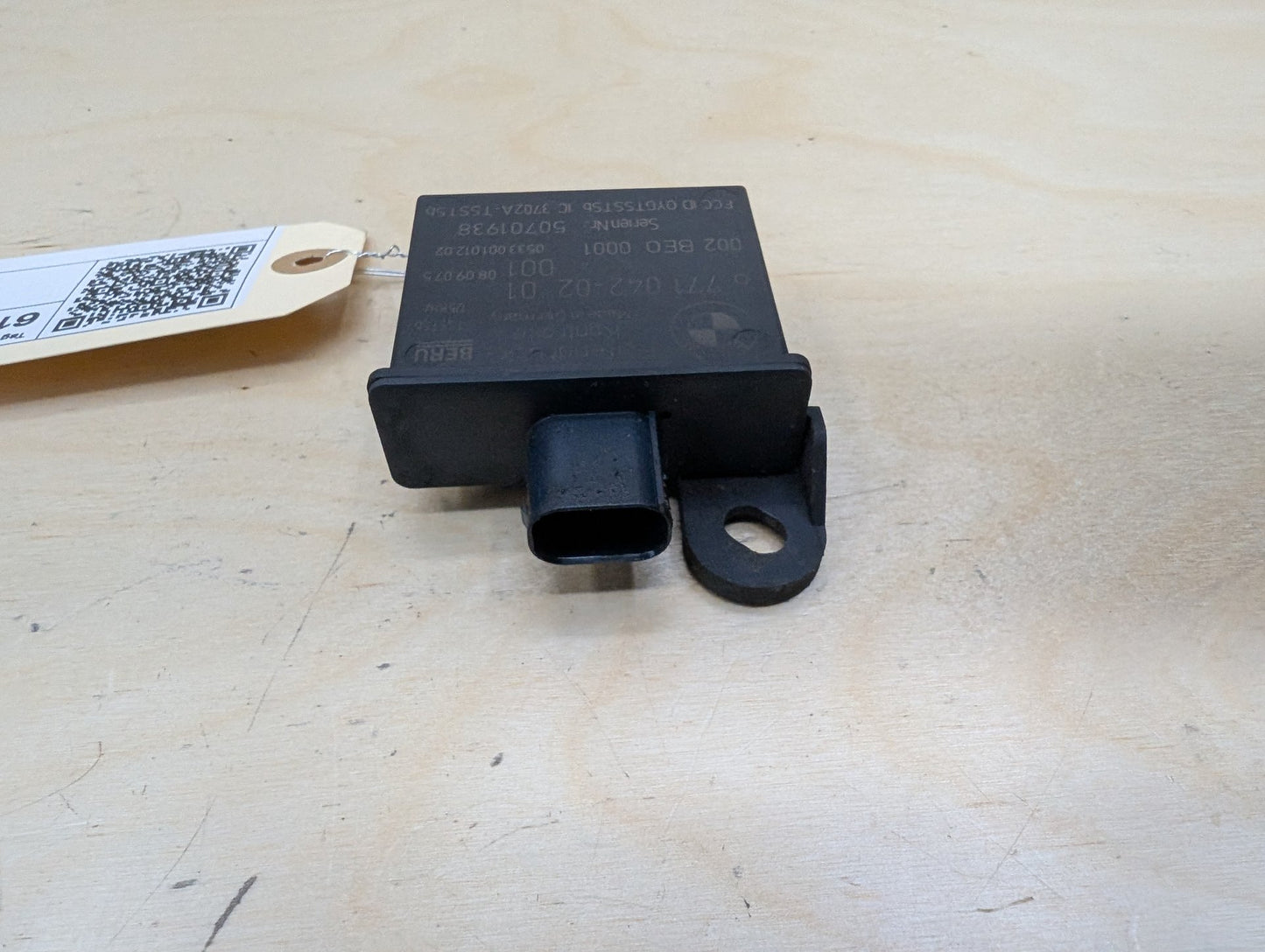 OEM BMW E85 E88 E90 E92 Z4 Transmitter Tire Pressure Monitor Sensor TPMS RDC