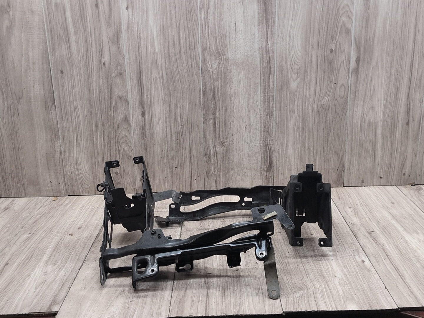 OEM BMW F22 F30 F32 F33 F36 Front Left Driver Headlight Support Mount Bracket