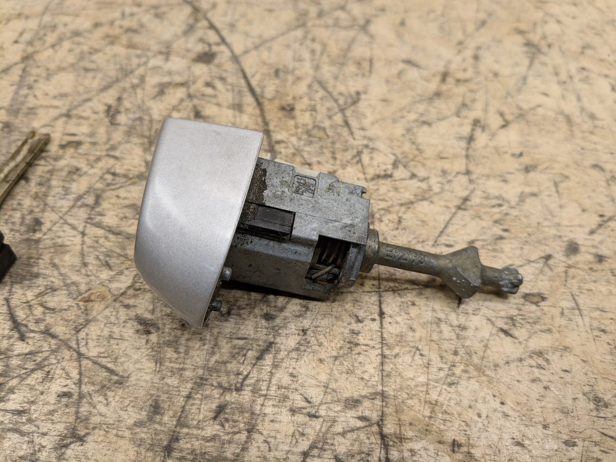 07-13 OEM BMW E92 Front Left Rear Trunk Lid Latch Key Lock Mechanism w/ Key