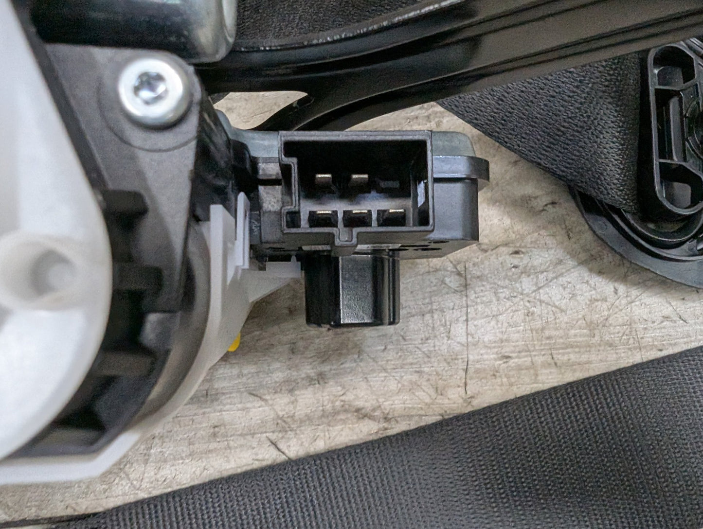 2018 - 2024 BMW X3 G01 Front Right Passenger Seatbelt Seat Belt Retractor 7469962 B58B30O1