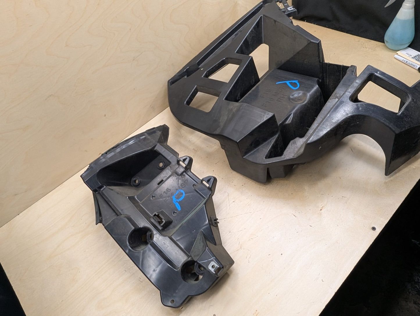 15-19 OEM BMW F16 X6 Rear Right Passenger Bumper Supports Brackets Mounts PAIR
