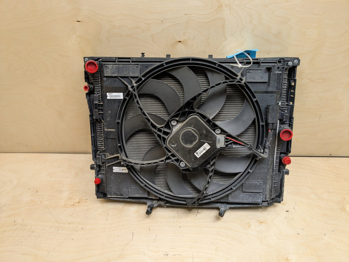 OEM BMW F22 F30 F33 F32 F34 F36 Engine B58 B46 Main Radiator W/ Fan ASSEMBLY