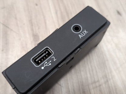 18-24 OEM AUDI A4 A5 Q5 S4 SQ5 Center Console USB Port Aux Jack Port Connection