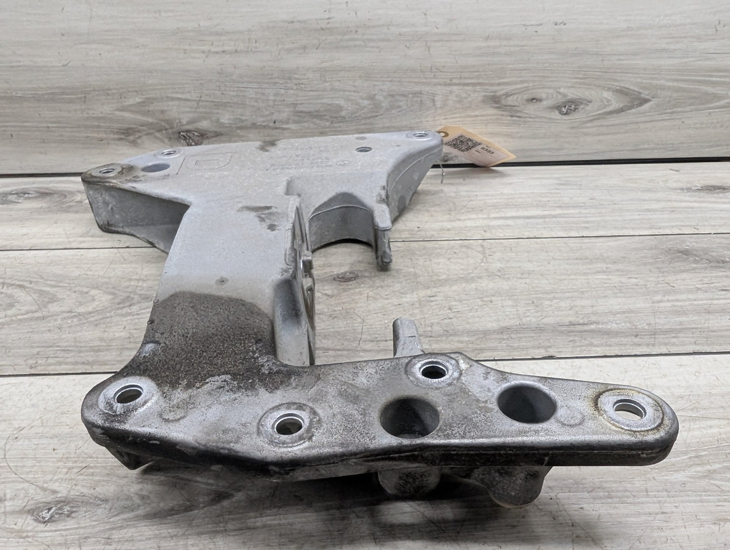 2017-2023 BMW 530i G30 Transmission Mount Bracket 6870602