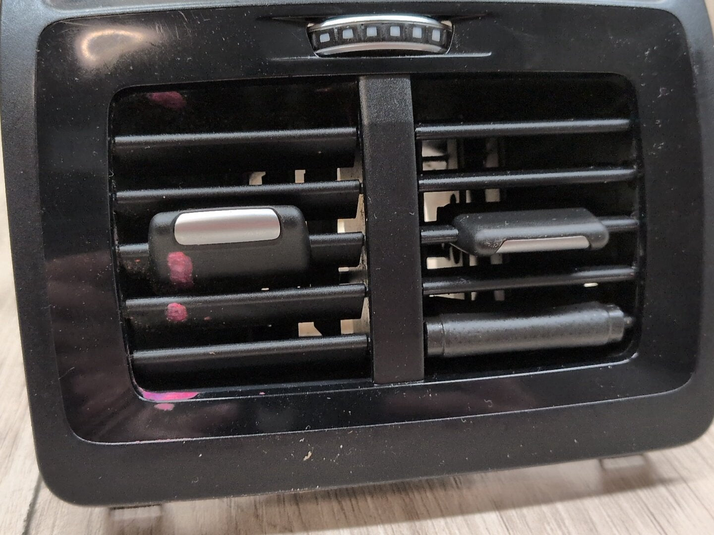 18-21 OEM BMW G01 G02 F97 F98 X3 Rear Interior Center Console Air Vent Grille